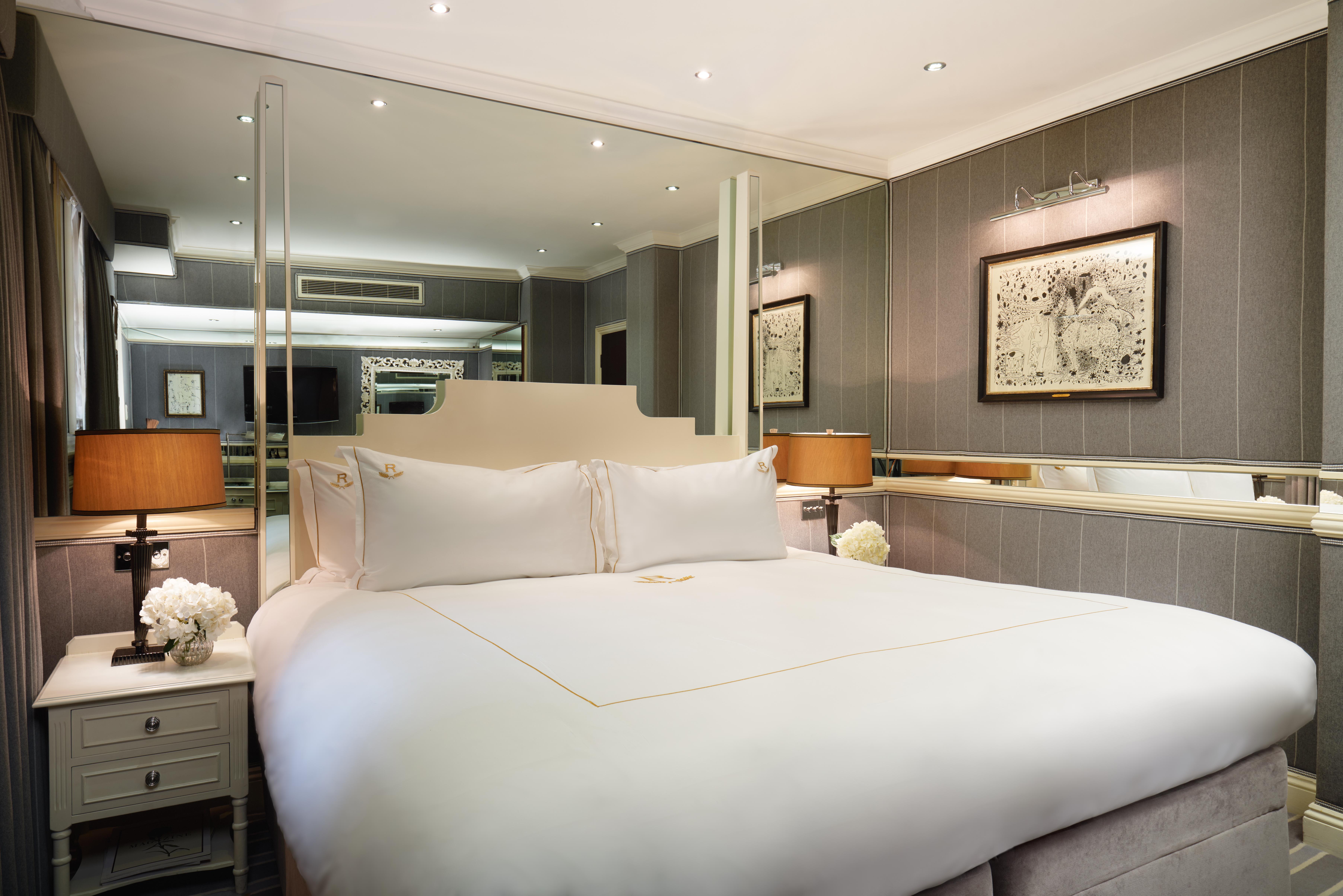 รูเบนส์ แอท เดอะ พาเลซ โฮเทล Hotel ลอนดอน ภายนอก รูปภาพ A bedroom at The Dorchester