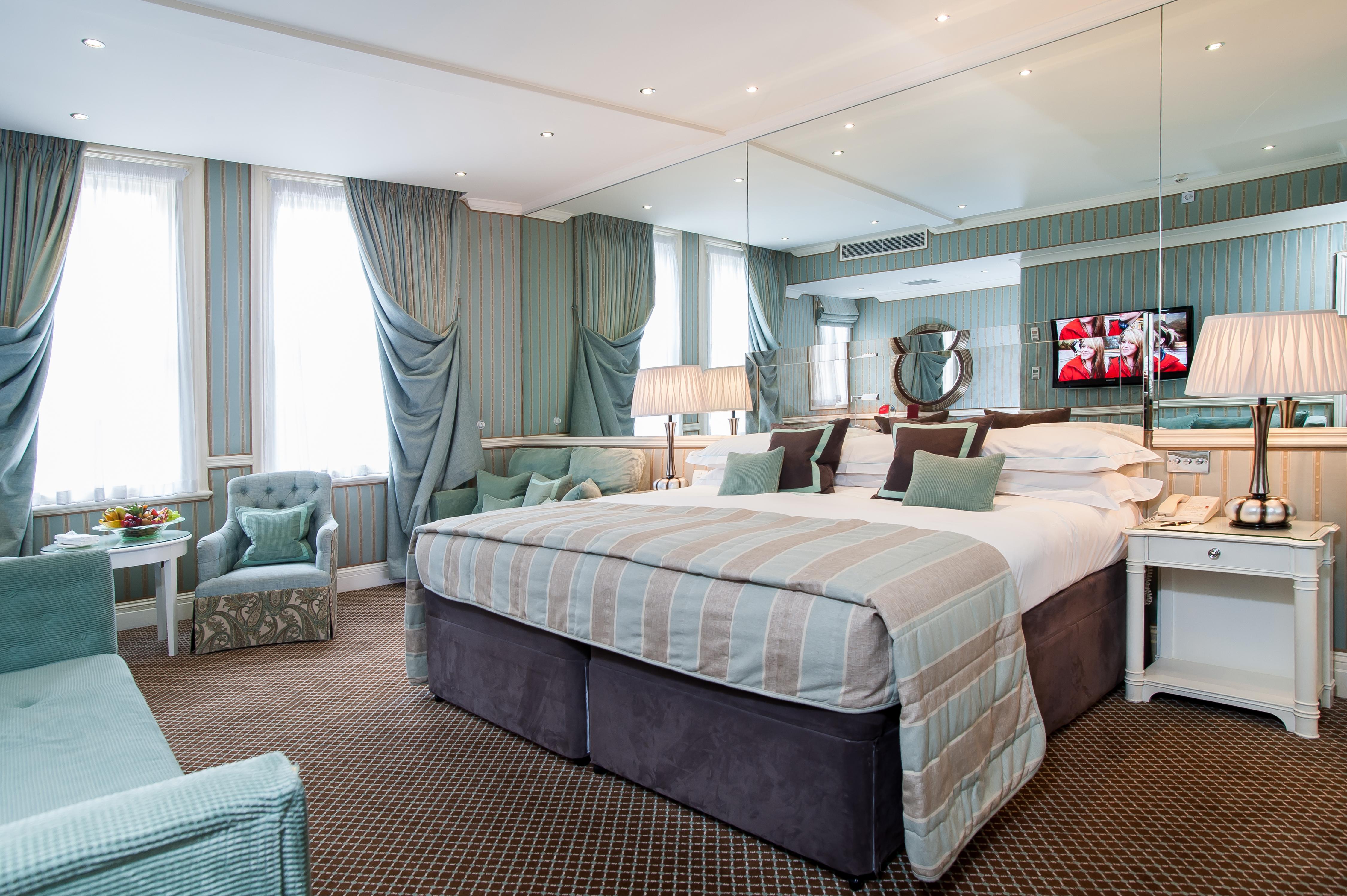 รูเบนส์ แอท เดอะ พาเลซ โฮเทล Hotel ลอนดอน ภายนอก รูปภาพ A suite at the hotel