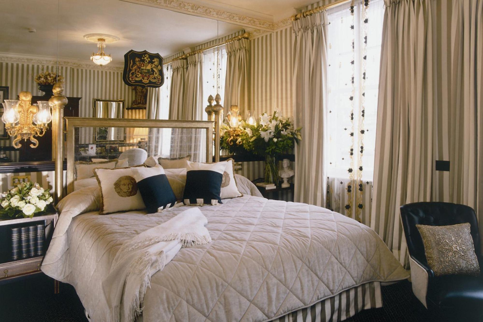 รูเบนส์ แอท เดอะ พาเลซ โฮเทล Hotel ลอนดอน ภายนอก รูปภาพ A bedroom at the hotel