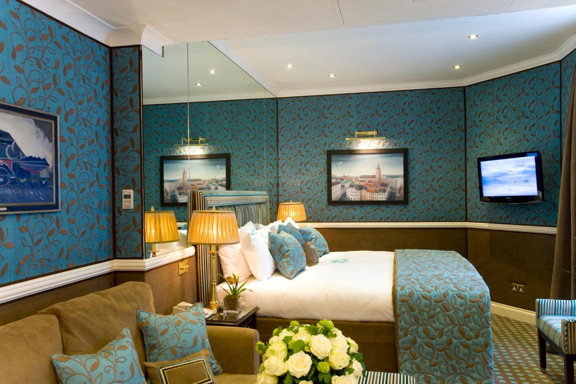 รูเบนส์ แอท เดอะ พาเลซ โฮเทล Hotel ลอนดอน ภายนอก รูปภาพ A bedroom at the hotel