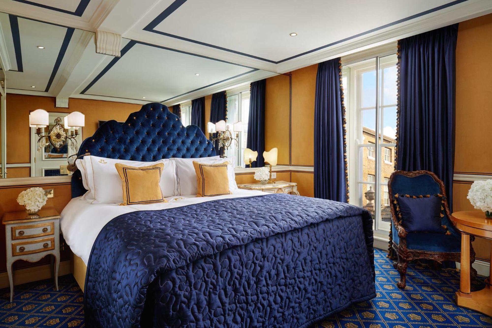 รูเบนส์ แอท เดอะ พาเลซ โฮเทล Hotel ลอนดอน ภายนอก รูปภาพ A bedroom in the hotel