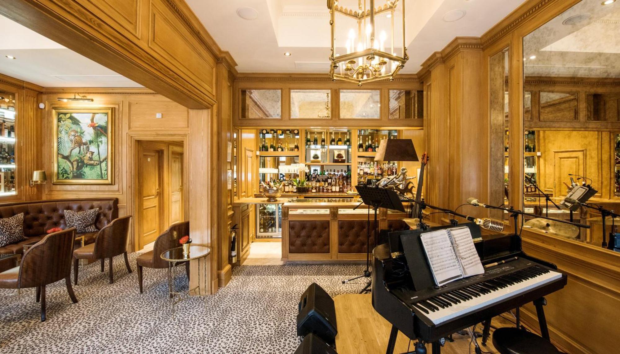รูเบนส์ แอท เดอะ พาเลซ โฮเทล Hotel ลอนดอน ภายนอก รูปภาพ The piano bar at the Mandarin Oriental, Paris